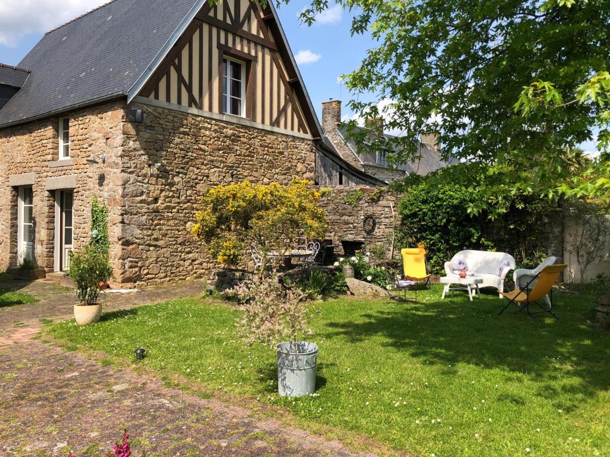 Gite Baie Bonheur Genêts Exterior foto